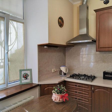 У Князя Лева Поряд Площі Ринок At Duke'S Aparment Next To Rynok Square Apartment Lviv Bagian luar foto
