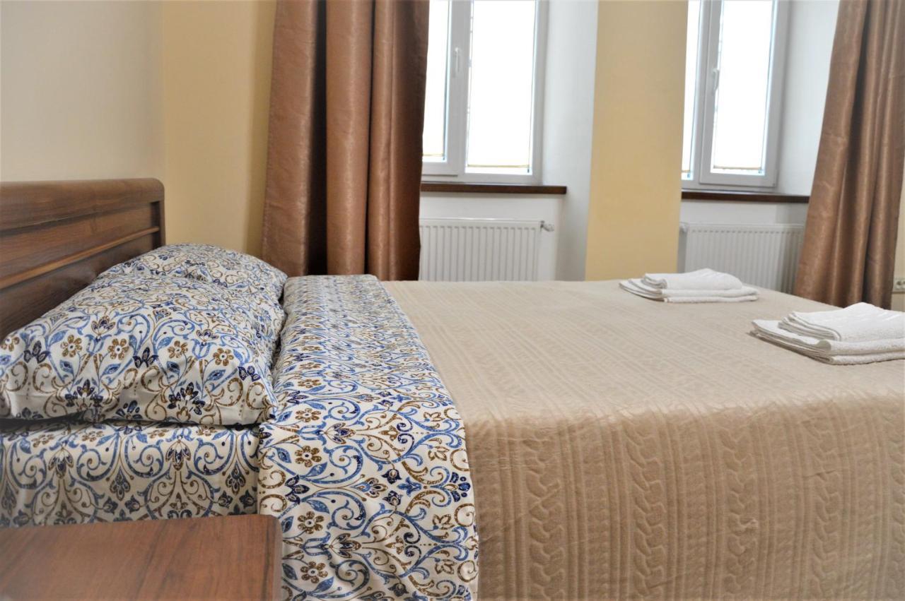 У Князя Лева Поряд Площі Ринок At Duke'S Aparment Next To Rynok Square Apartment Lviv Bagian luar foto