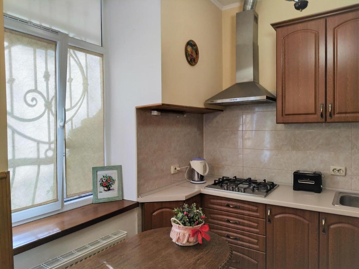 У Князя Лева Поряд Площі Ринок At Duke'S Aparment Next To Rynok Square Apartment Lviv Bagian luar foto